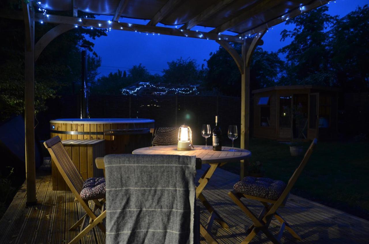 Stamford Meadows Glamping With Private Hot Tubs Hotel Eksteriør billede